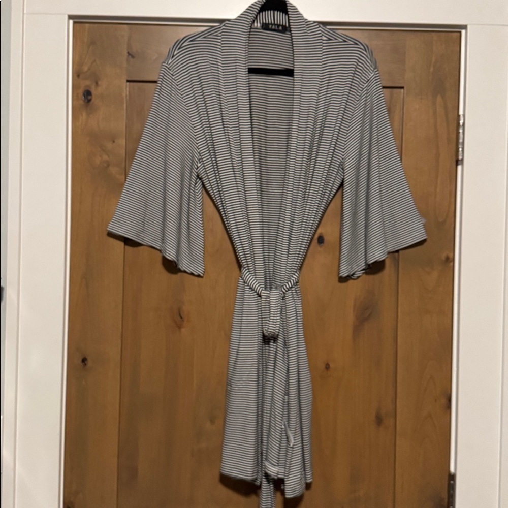 YALA Short robe Womens S/M Tie waist pockets Black/White stripes Viscose/Bamboo